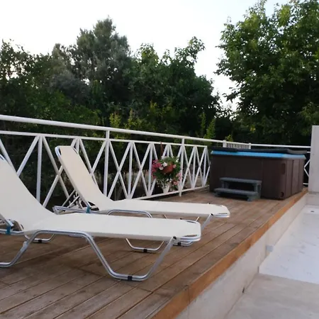 Luxury Fani House Next To Harbor Area With Jacuzzi