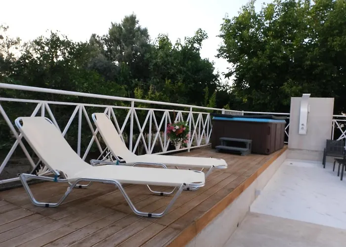 Luxury Fani House Next To Harbor Area With Jacuzzi