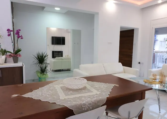 Luxury Fani House Next To Harbor Area With Jacuzzi * Pafos