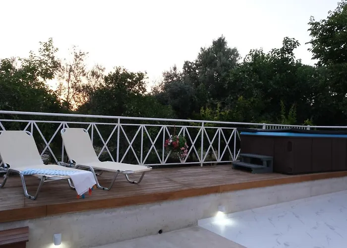 Luxury Fani House Next To Harbor Area With Jacuzzi